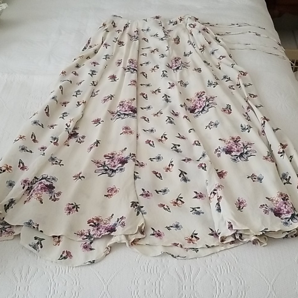 Midi Floral skirt. Romantic style.